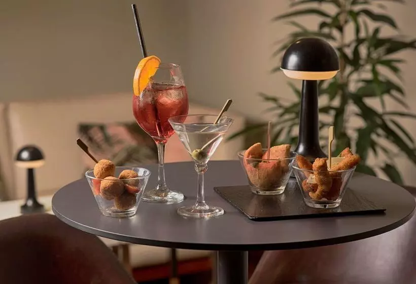 فندق NH La Spezia