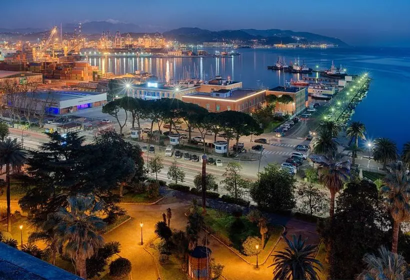 فندق NH La Spezia