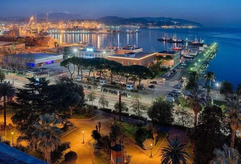 فندق NH La Spezia