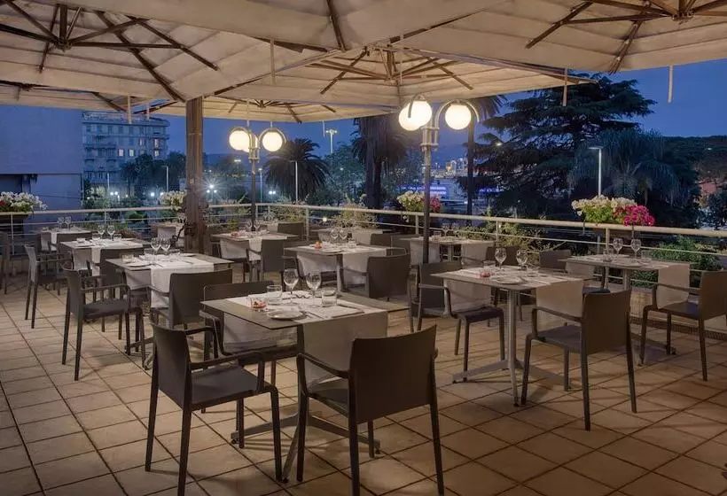 فندق NH La Spezia