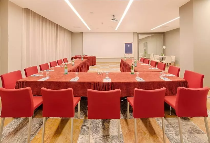 فندق NH La Spezia