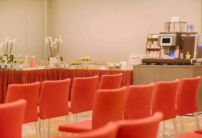 فندق NH La Spezia