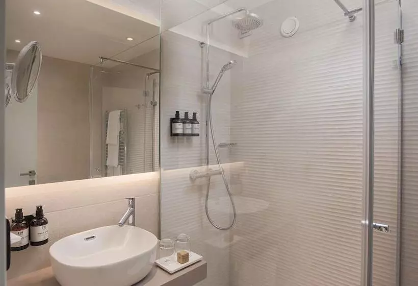 فندق NH La Spezia