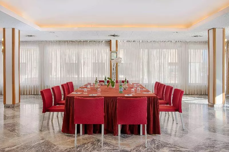 فندق NH La Spezia