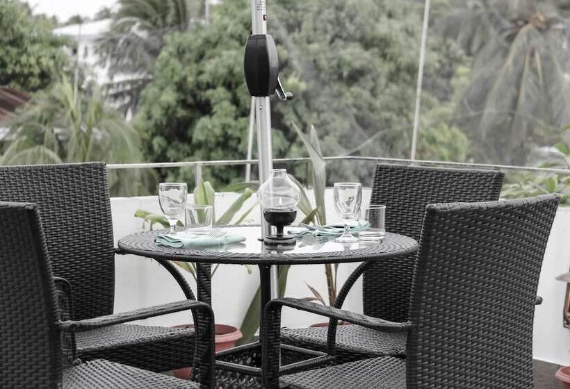 هتل Guraidhoo Palm Inn