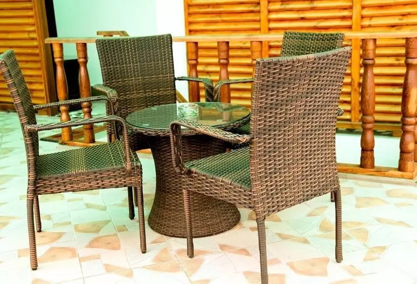 هتل Guraidhoo Palm Inn