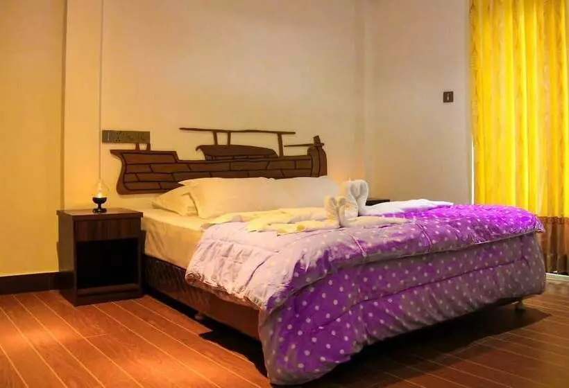 هتل Guraidhoo Palm Inn