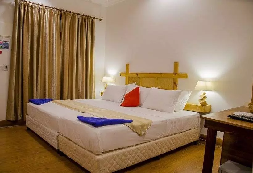 هتل Rasdhoo Atoll Residence