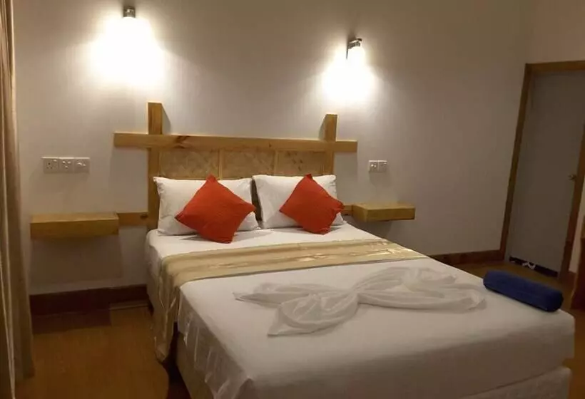 هتل Rasdhoo Atoll Residence