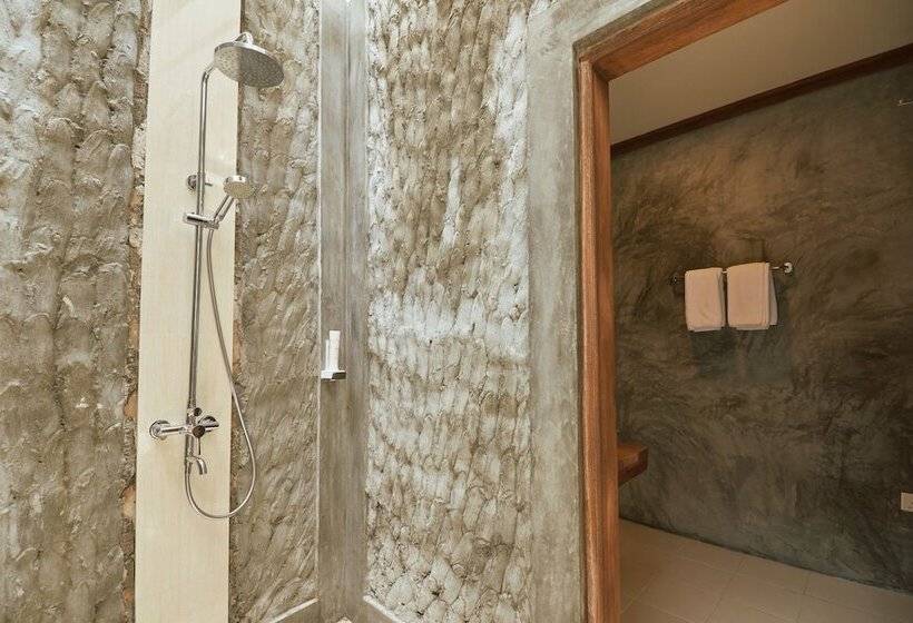 پانسیون Atollkey