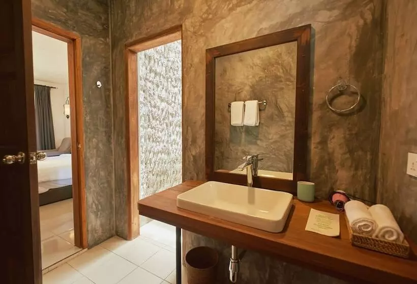 پانسیون Atollkey