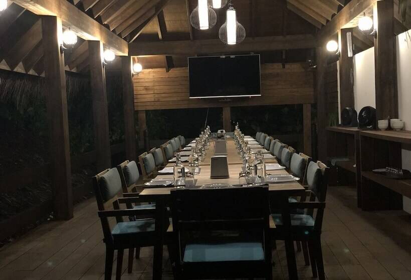 پانسیون Atollkey