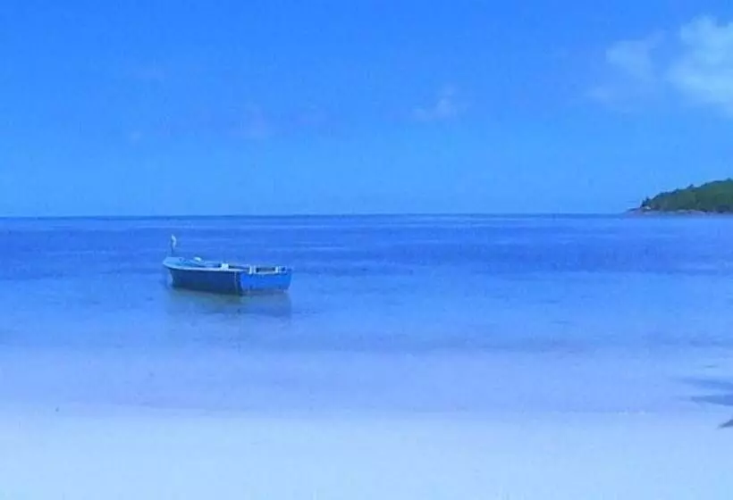 هتل Bay View Villa