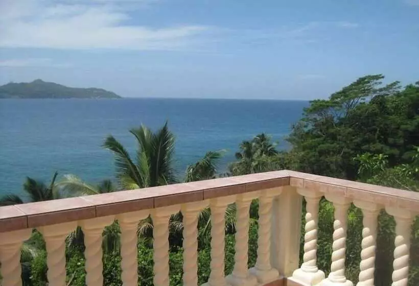 هتل Bay View Villa