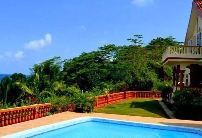 هتل Bay View Villa