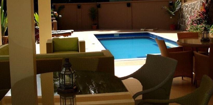 هتل Bay View Villa