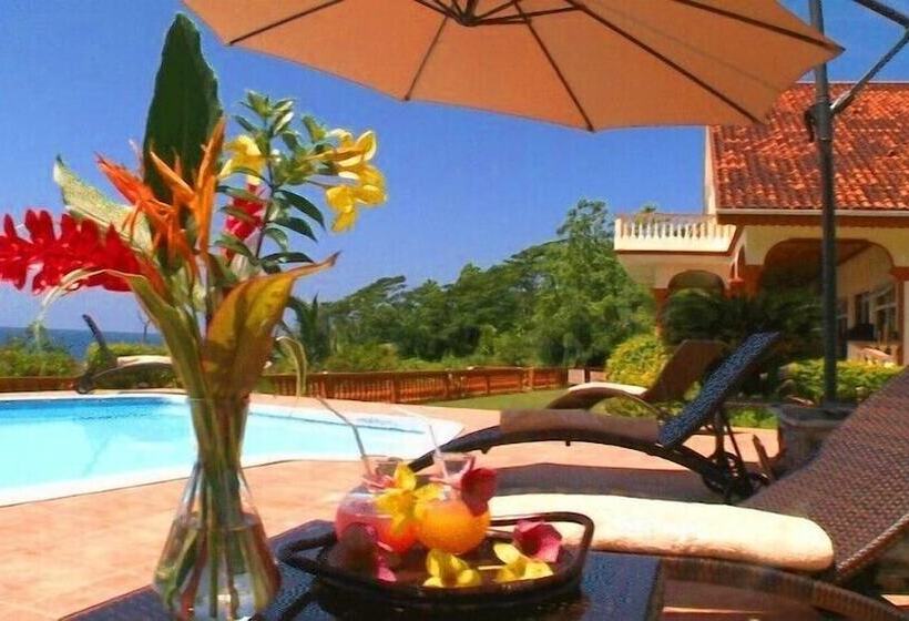 هتل Bay View Villa