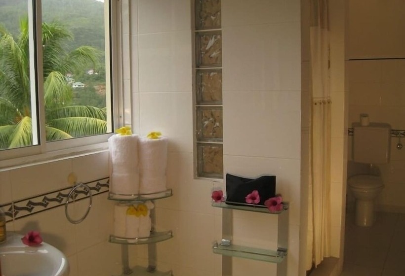 هتل Bay View Villa