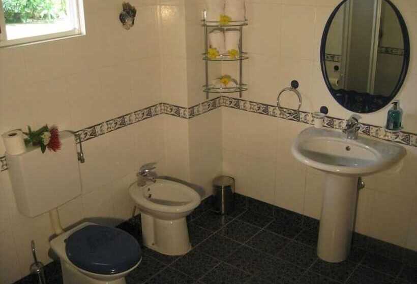 هتل Bay View Villa