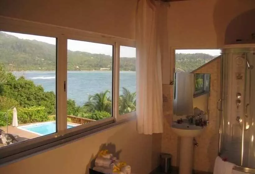 هتل Bay View Villa