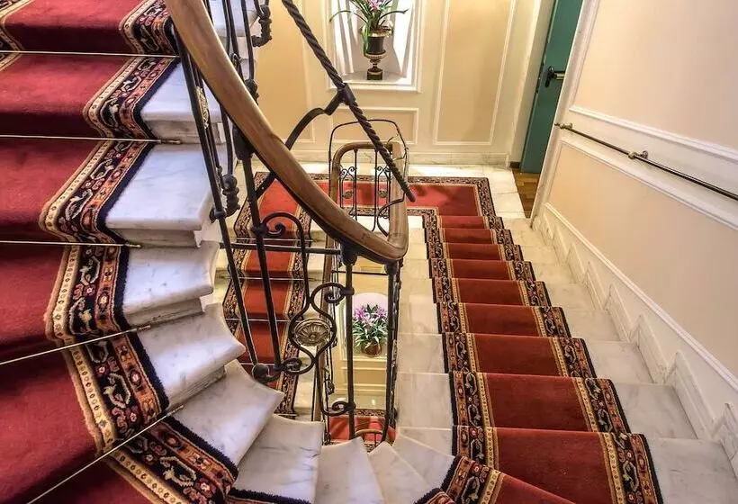 هتل Albergo Del Senato