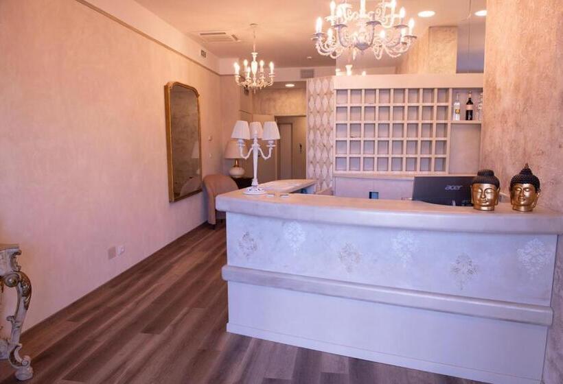 Отель Della Rosa