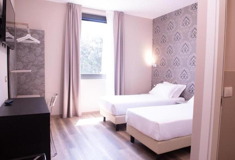 Отель Della Rosa