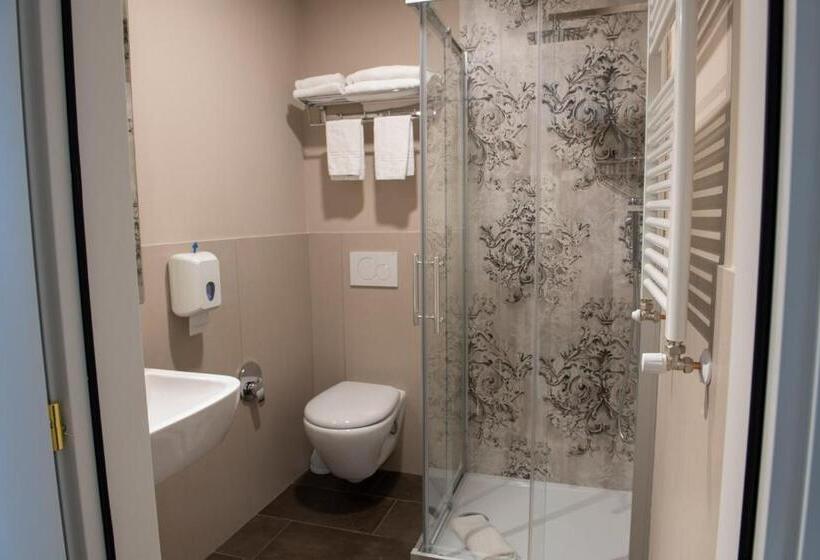 Отель Della Rosa