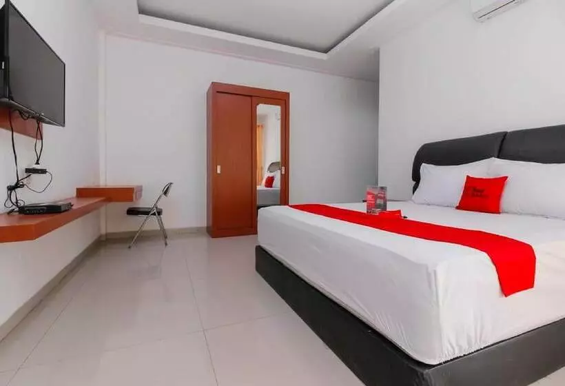 ホテル Reddoorz Premium @ Gandaria Jagakarsa