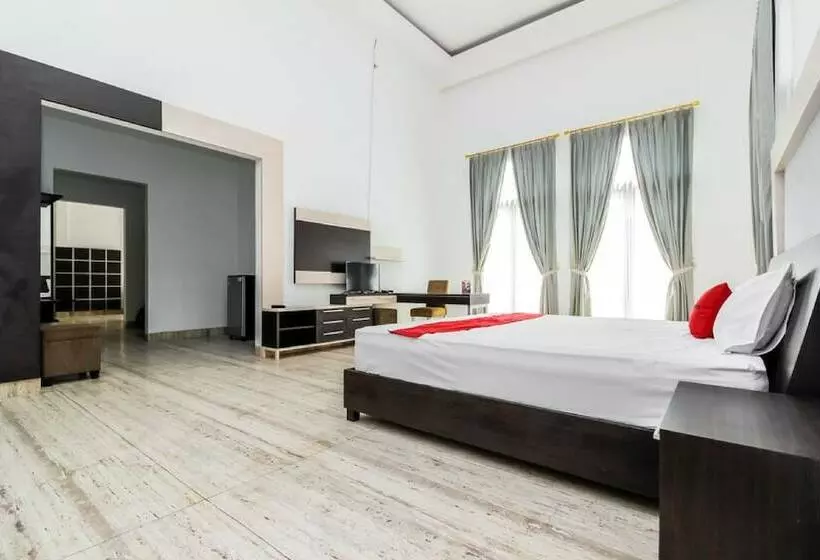 ホテル Reddoorz Premium @ Gandaria Jagakarsa