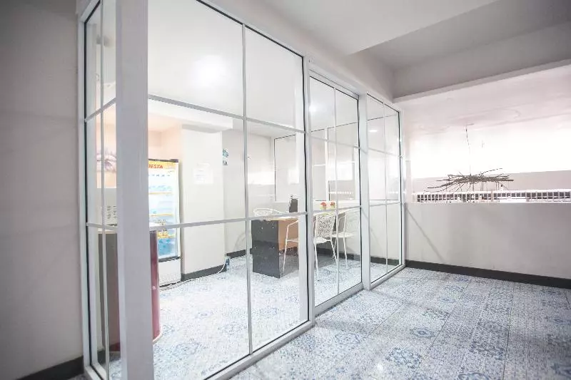 ホテル W Residence By Oyo Rooms