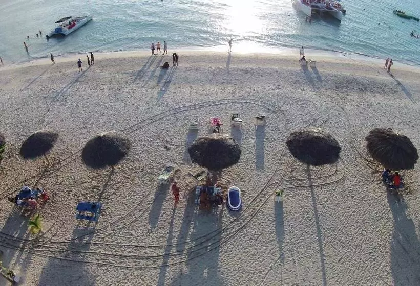 Beachcomber Club Resort