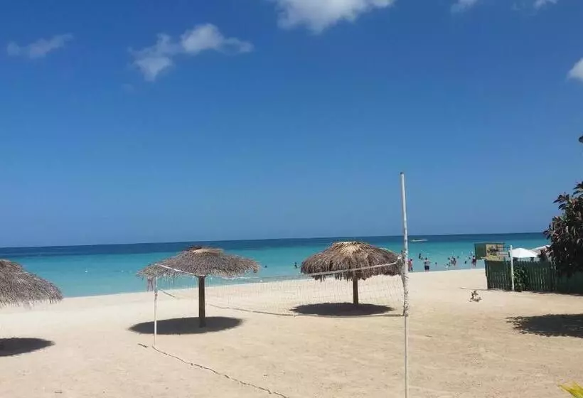 Beachcomber Club Resort