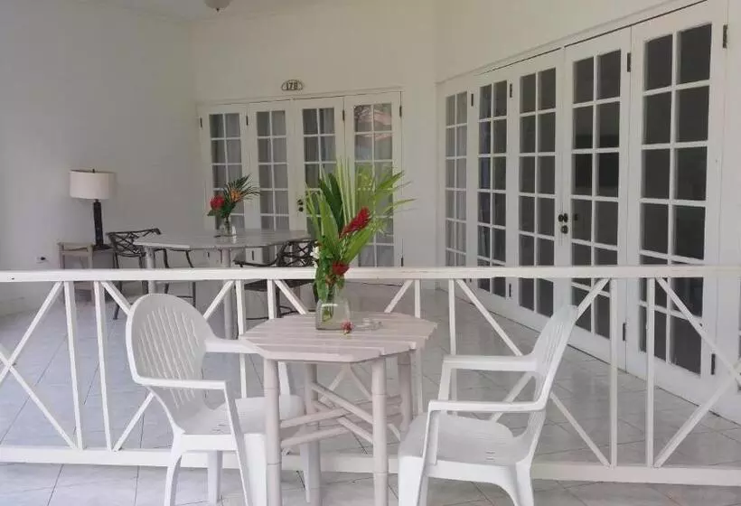 Beachcomber Club Resort