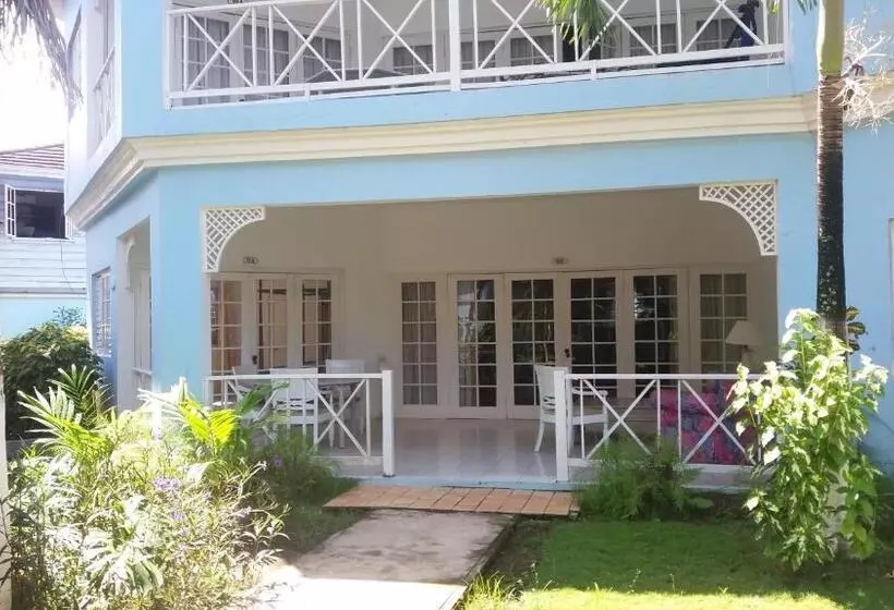 Beachcomber Club Resort
