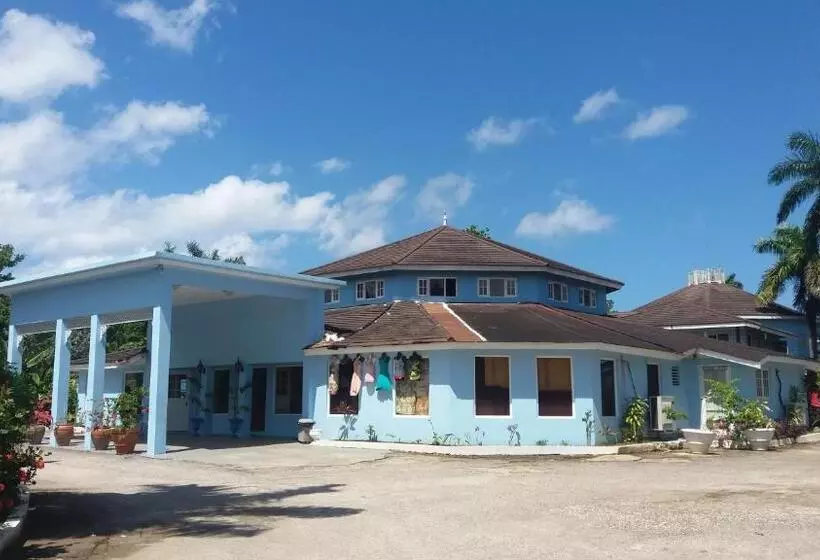 Beachcomber Club Resort