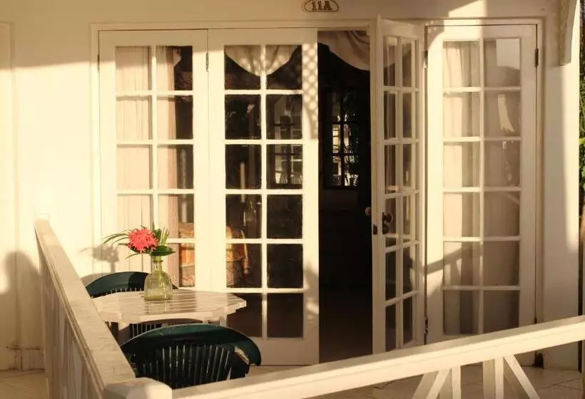 Beachcomber Club Resort