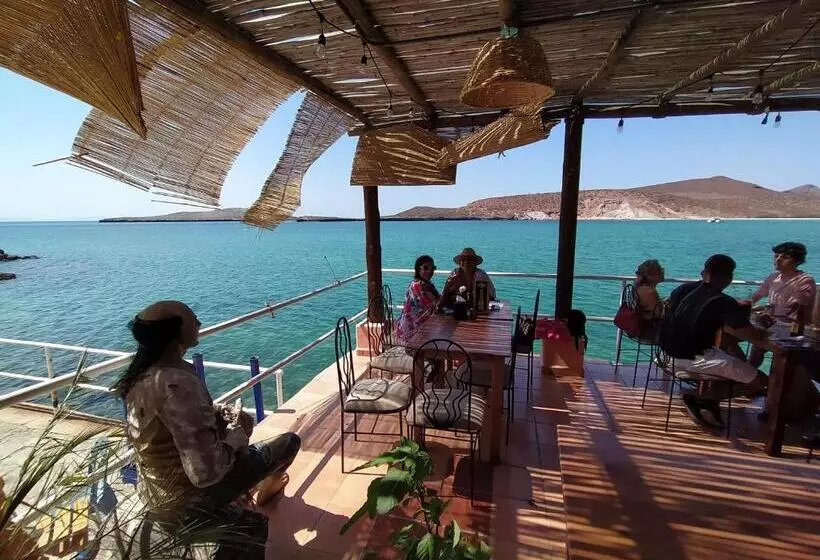 Club Cantamar Beach Hotel & Marina