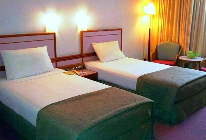 בית מלון כפרי Grand Continental Kuantan