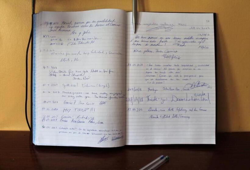 La Bodega Del Camino Aka Albergue On Thele