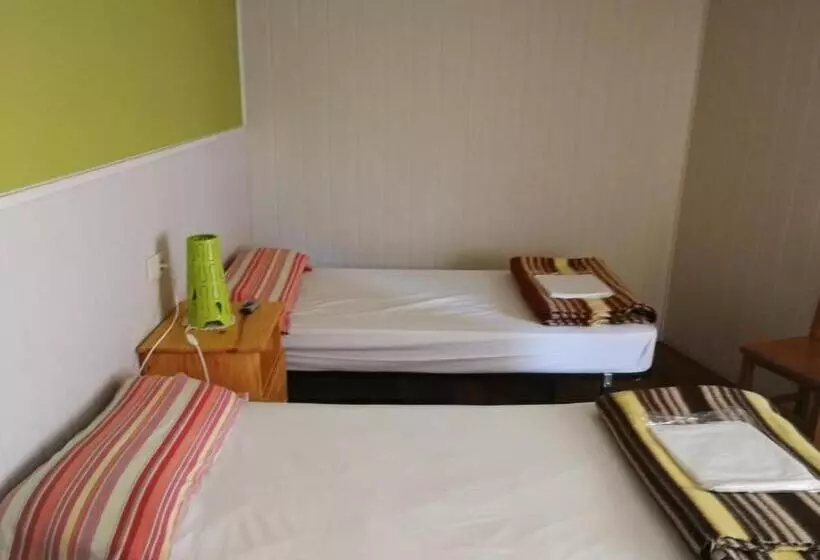 La Bodega Del Camino Aka Albergue On Thele