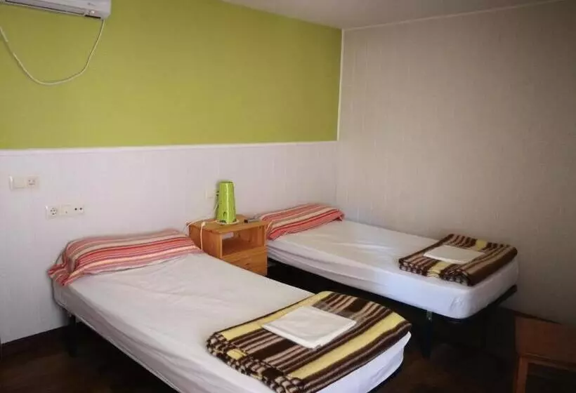 La Bodega Del Camino Aka Albergue On Thele