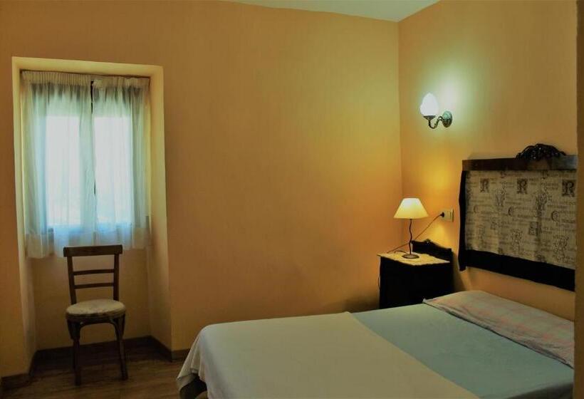 La Bodega Del Camino Aka Albergue On Thele