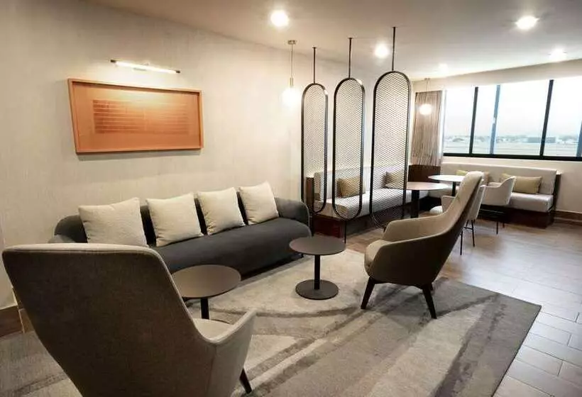 هتل Hilton Mexico City Airport