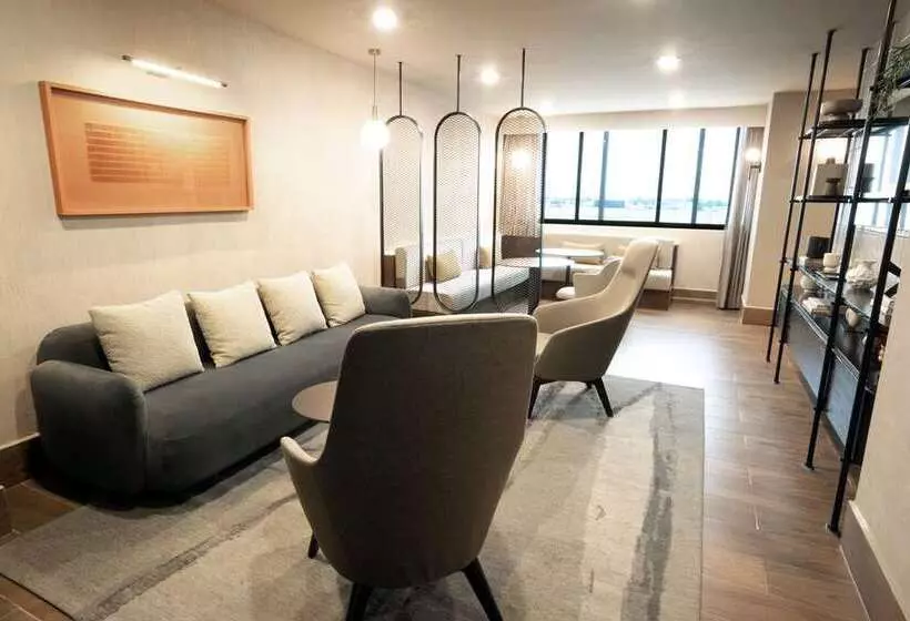 هتل Hilton Mexico City Airport