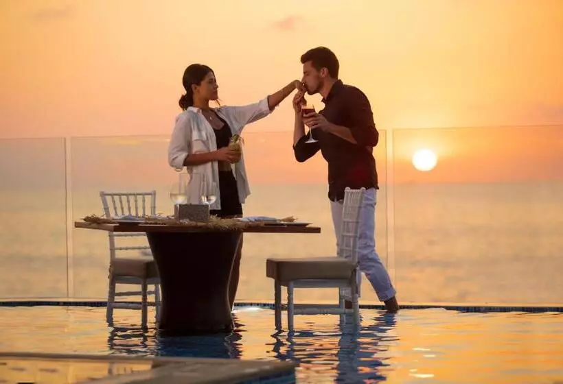 Playa Los Arcos Hotel Beach Resort & Spa