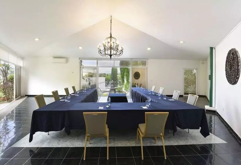 בית מלון כפרי Villa Bejar Cuernavaca