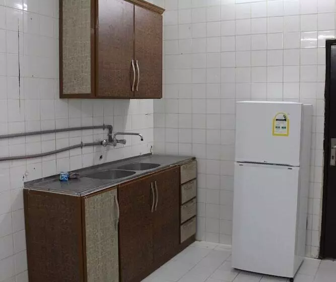 Al Eairy Furnished Apartments Al Baha 4