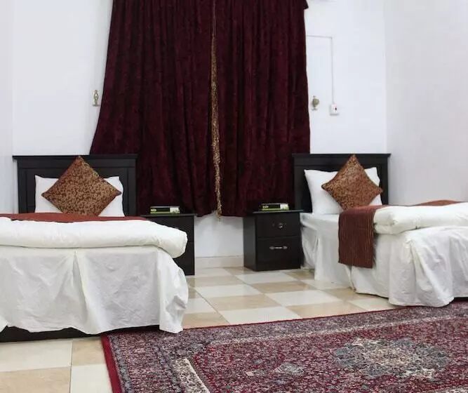 Al Eairy Furnished Apartments Al Baha 4