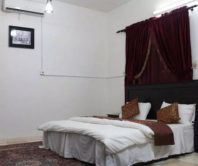 Al Eairy Furnished Apartments Al Baha 4